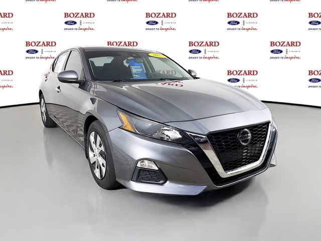 Gray (Gun Metallic) 2022 Nissan Altima Sedan Front-Wheel Drive Continuously Variable Transmission
