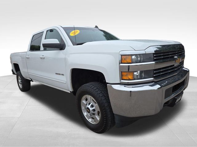 Summit White 2018 Chevrolet Silverado 2500HD Pickup Truck Four-Wheel Drive 6-Speed Automatic Overdrive