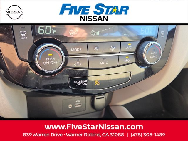 Used 2021 Blue Nissan SL image 21