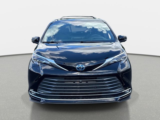 Used 2025 Black Toyota Platinum image 8