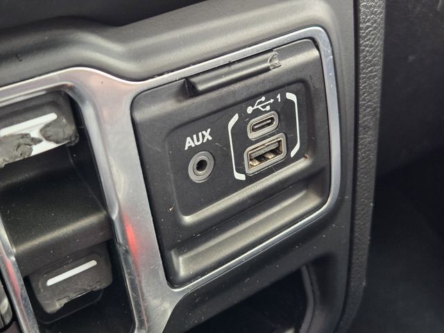 2021 Jeep Wrangler Unlimited Sahara photo