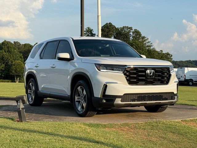 Platinum White Pearl 2025 Honda Pilot SUV / Crossover All-Wheel Drive Automatic