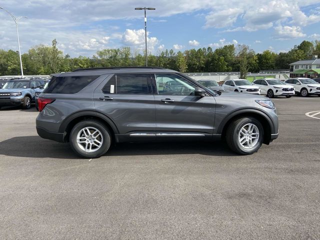 2025 Ford Explorer Active 2