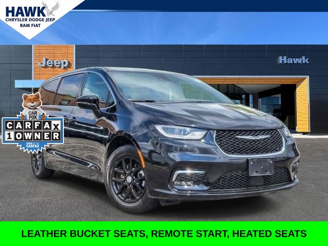 Diamond Black Crystal Pearlcoat 2026 Chrysler Pacifica Minivan Front-Wheel Drive 9-Speed Automatic