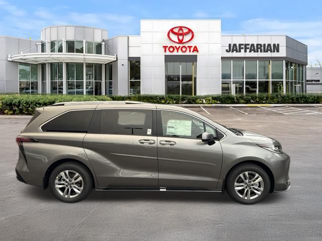 New 2026 Toyota Sienna Van