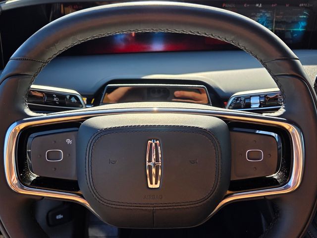 Used 2025 Black Lincoln Reserve image 22