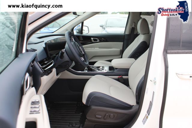 New 2026 Kia Carnival MPV Van