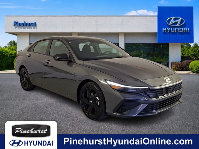 Gray 2026 Hyundai Elantra Sedan Front-Wheel Drive Continuously Variable Transmission