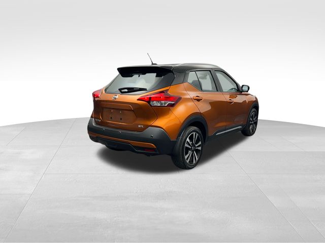 2020 Monarch Orange/Super Black Nissan Kicks SR FWD SUV