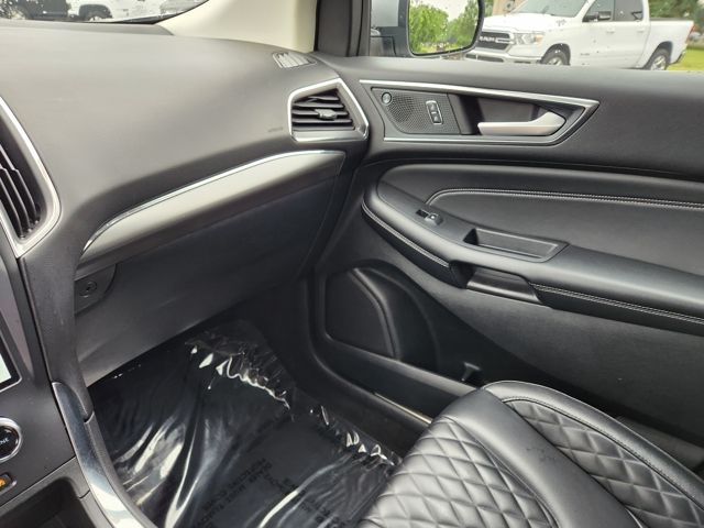 2024 Ford Edge Titanium - Silver Metallic exterior view 11