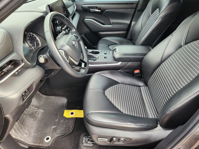 2023 Toyota Highlander XSE Gray at Bayway Cadillac Southwest