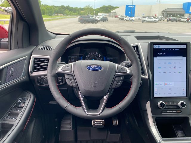 2024 Ford Edge  21