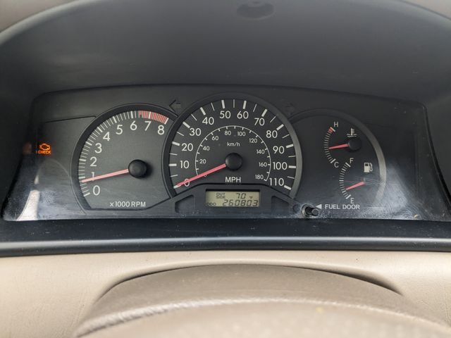 2005 Toyota Corolla CE photo