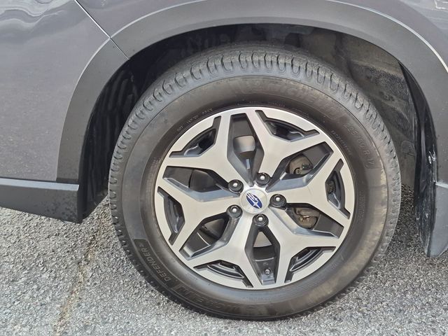 Used 2021 Gray Subaru Premium image 10