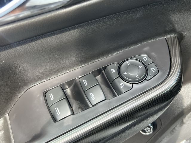 Used 2020 White GMC SLT image 34