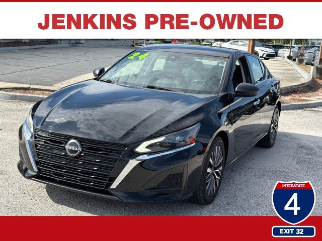 Super Black Clearcoat 2024 Nissan Altima Sedan Front-Wheel Drive Continuously Variable Transmission