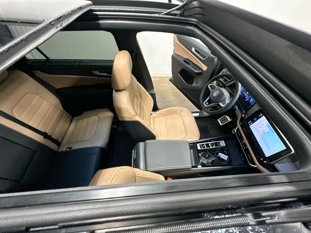 2026 Volkswagen Atlas Cross Sport 2.0T SEL R-Line Black - 5