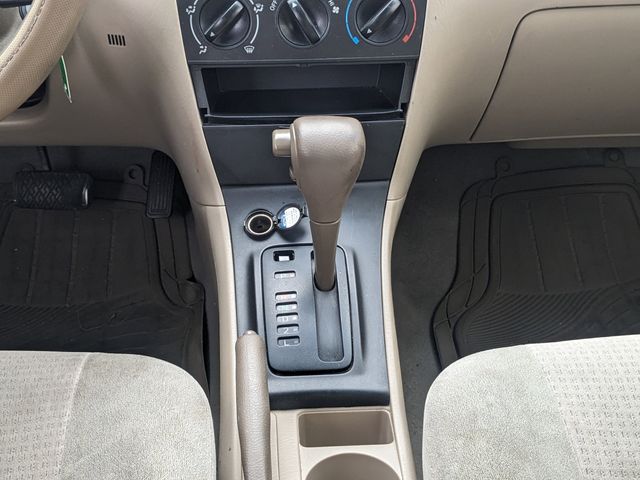 2005 Toyota Corolla CE photo