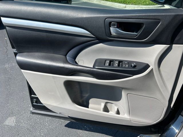 Used 2017 Toyota Highlander SUV