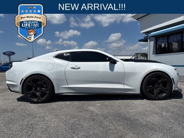 Summit White 2021 Chevrolet Camaro 1SS Coupe RWD Coupe Rear-Wheel Drive 6-Speed Manual