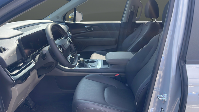 New 2027 Silver Kia LXS image 11