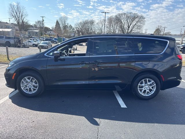 New 2026 Black Chrysler Select image 4