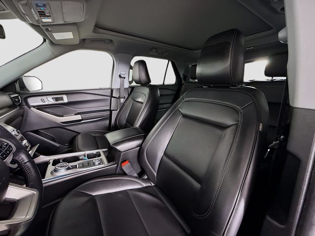2023 Ford Explorer XLT photo