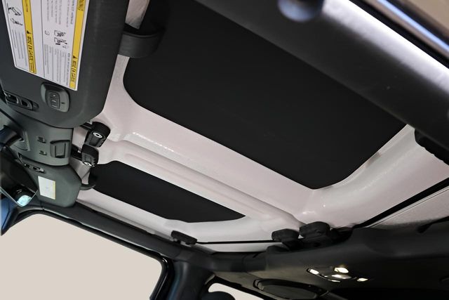 Used Car 2022 Jeep Gladiator  Willys For Sale Under $40,000 In Austin, Texas