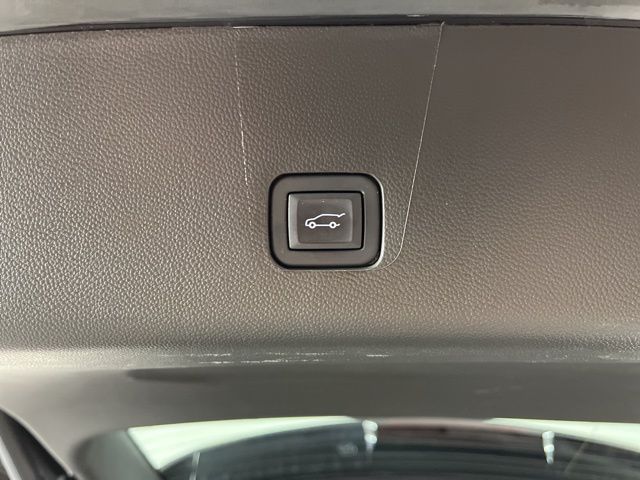 2022 Mosaic Black Metallic Chevrolet Traverse LT Leather AWD SUV