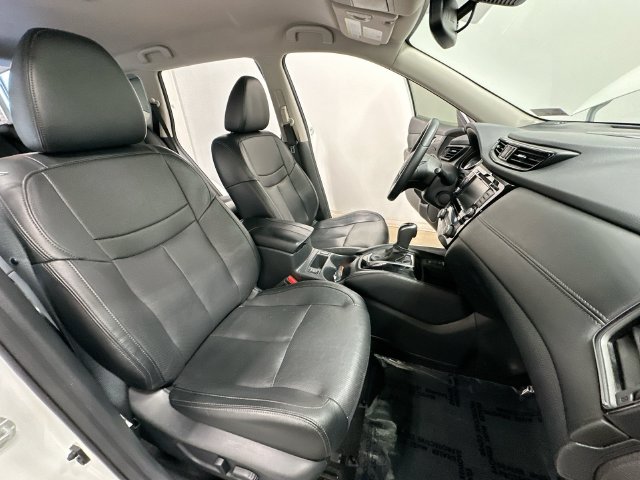 2019 Nissan Rogue SL White at Subaru and VW of Moon Township