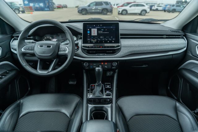 2022 Jeep Compass Latitude 13