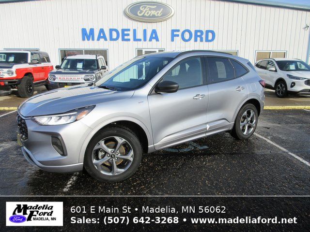 Iconic Silver Metallic 2023 Ford Escape SUV / Crossover All-Wheel Drive 8-Speed Automatic