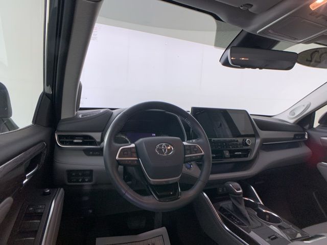 2022 Toyota Highlander Limited 22