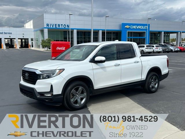 Silver 2022 Honda Ridgeline Pickup Truck All-Wheel Drive 9-Speed Automatic
