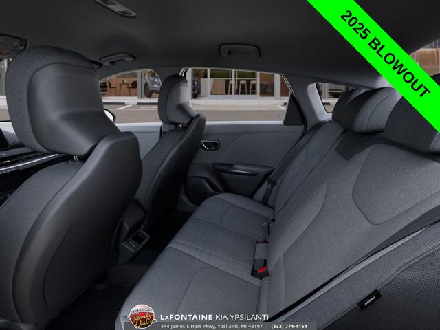 2025 Kia K4 LXS - Photo 18