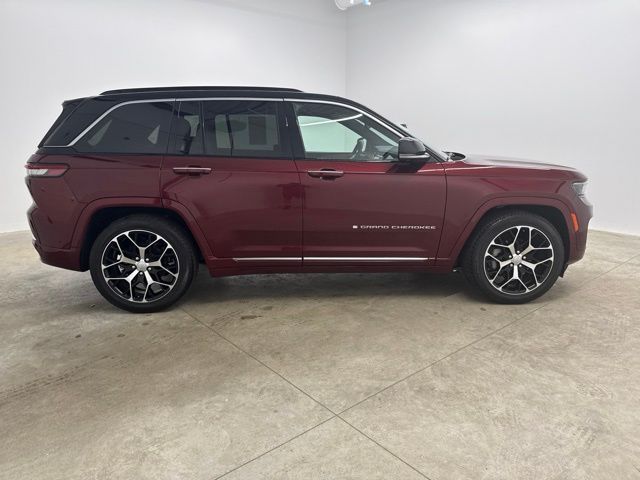Used 2025 Red Jeep Summit Reserve image 4