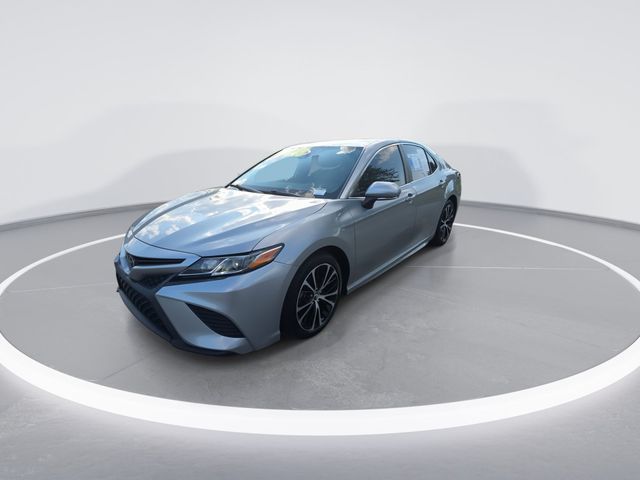 Used 2019 Celestial Silver Metallic Toyota SE image 4