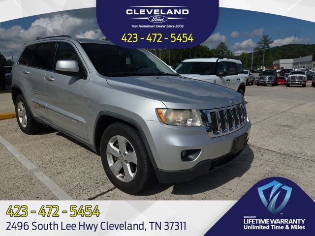 Bright Silver Metallic Clearcoat 2011 Jeep Grand Cherokee Laredo SUV / Crossover 4X2 5-Speed Automatic