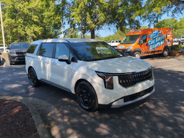 Used 2026 White Kia LXS image 7