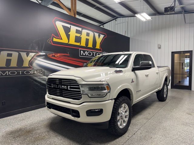 Pearl White 2019 RAM 2500 Laramie Crew Cab 4WD Pickup Truck Four-Wheel Drive 6-Speed Automatic