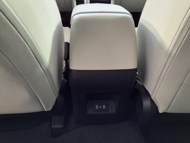 2025 Hyundai Tucson SE photo