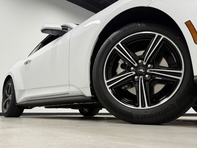 2025 Ford Mustang EcoBoost photo