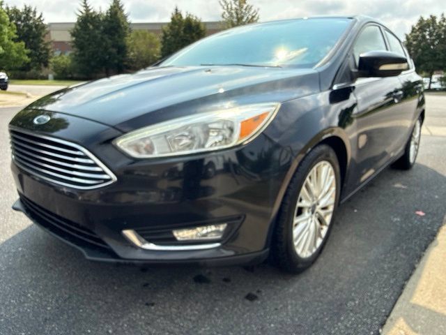 Shadow Black 2017 Ford Focus Hatchback Front-Wheel Drive 6-Speed Automatic