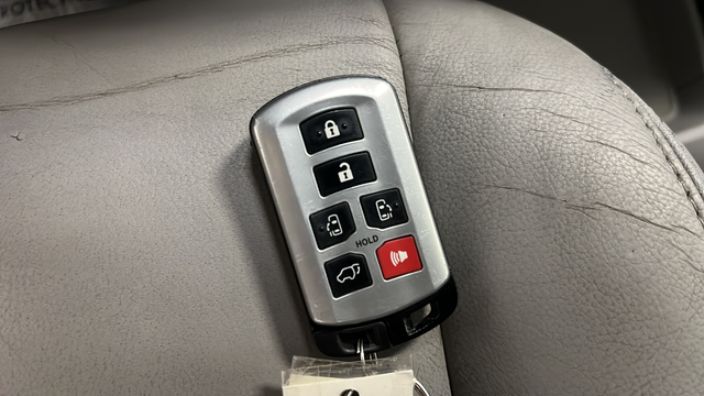 Used 2017 Predawn Gray Mica Toyota XLE image 21