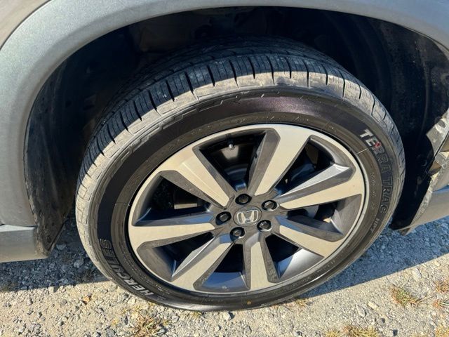 Used 2025 Silver Honda Touring image 11