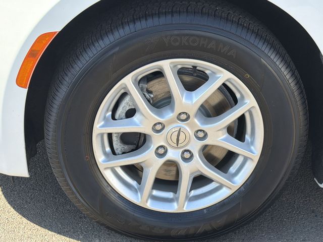 Used 2021 White Chrysler LX image 15