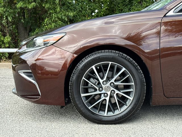 Used 2018 Lexus ES Sedan