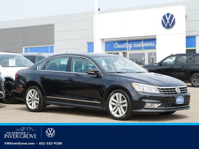 2017 Volkswagen Passat V6 SE with Technology Pkg