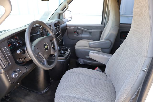 2017 Chevrolet Express 3500 LT - 9