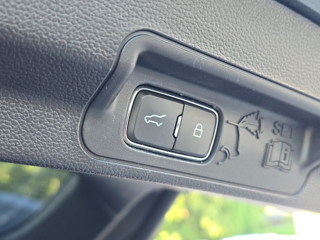 2021 Ford Explorer Limited:168858A